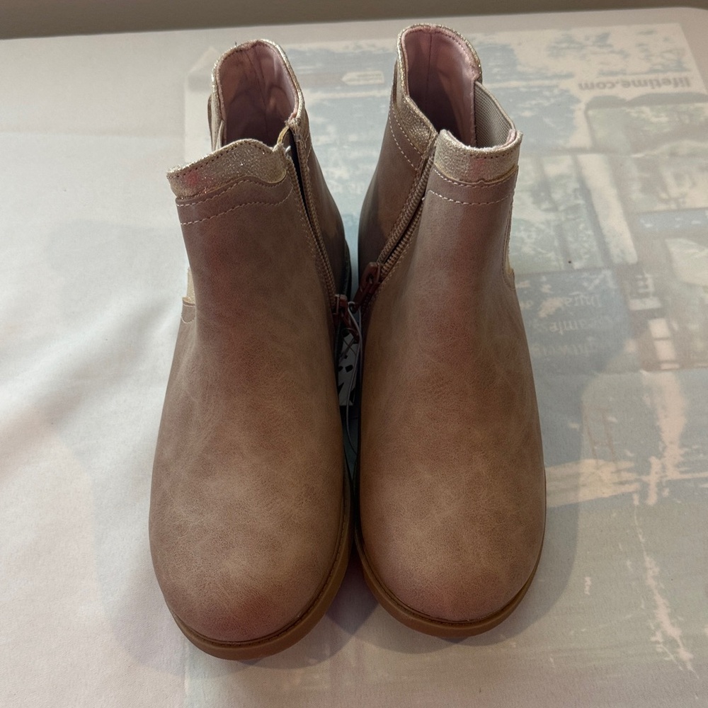 Harper Canyon Light Brown Ankle Booties